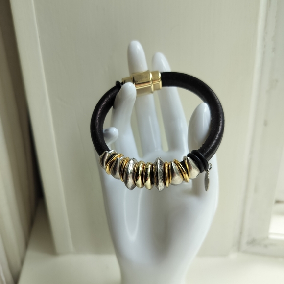 Jewels of the Vineyard Jewelry - Jewels of the Vineyard Black Leather Magnetic Closure Bracelet Stags Leap